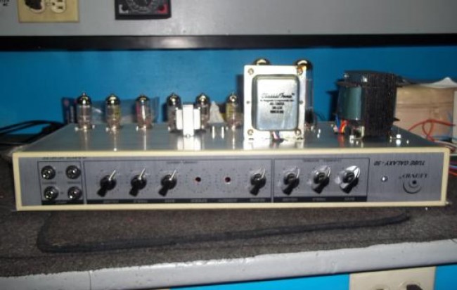 AMPLIFICADOR DE GUITARRA TUBE GALAXY