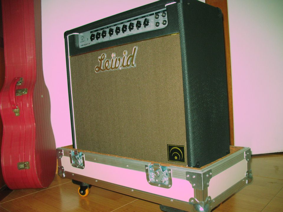 GUITAR TWIN REVERB 100W LEIVID